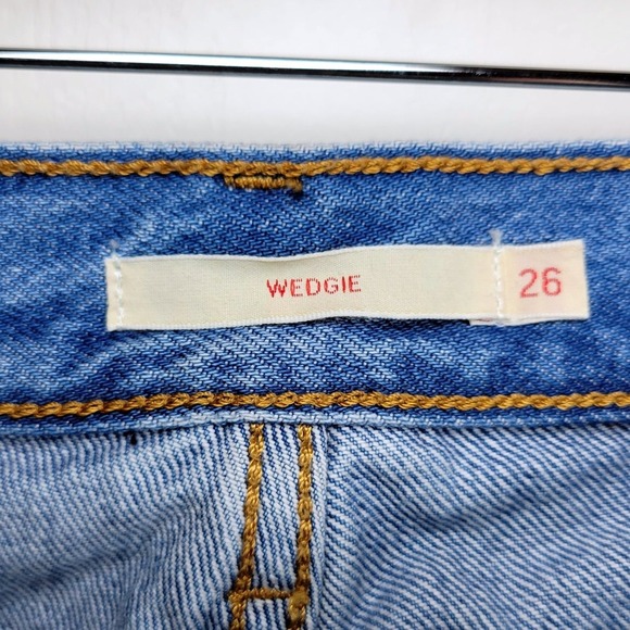 Levi's Wedgie Button Fly Ankle Fray 100% Cotton Jeans Women's Size 26 - Picture 2 of 11
